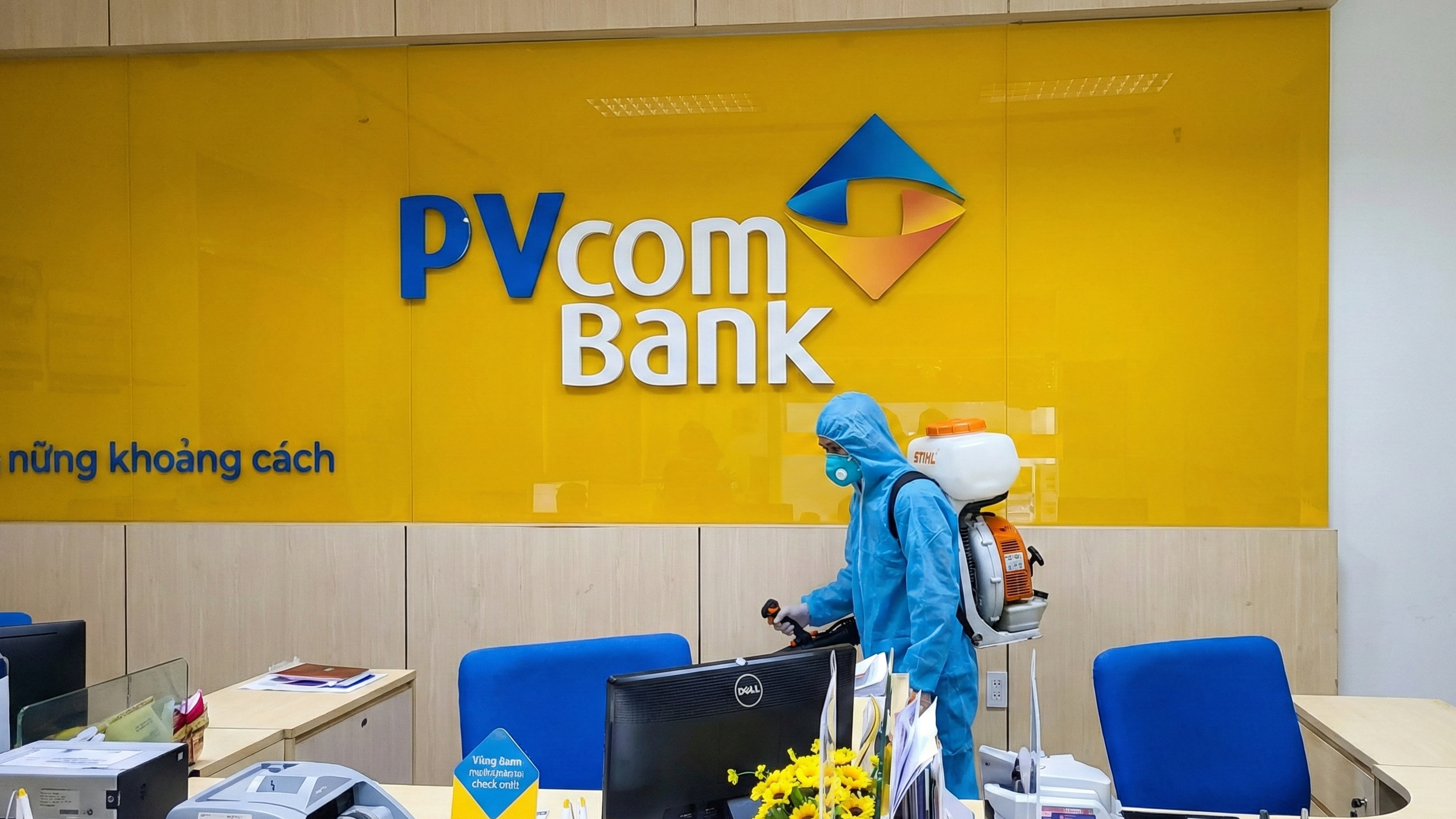 Phun khử khuẩn tại ngân hàng PVcomBank